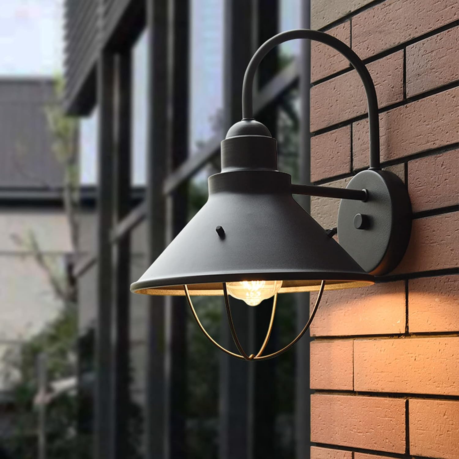 Đèn gắn tường là một trong số ít các loại đèn có thể được lắp đặt linh hoạt ở hầu hết mọi khu vực
