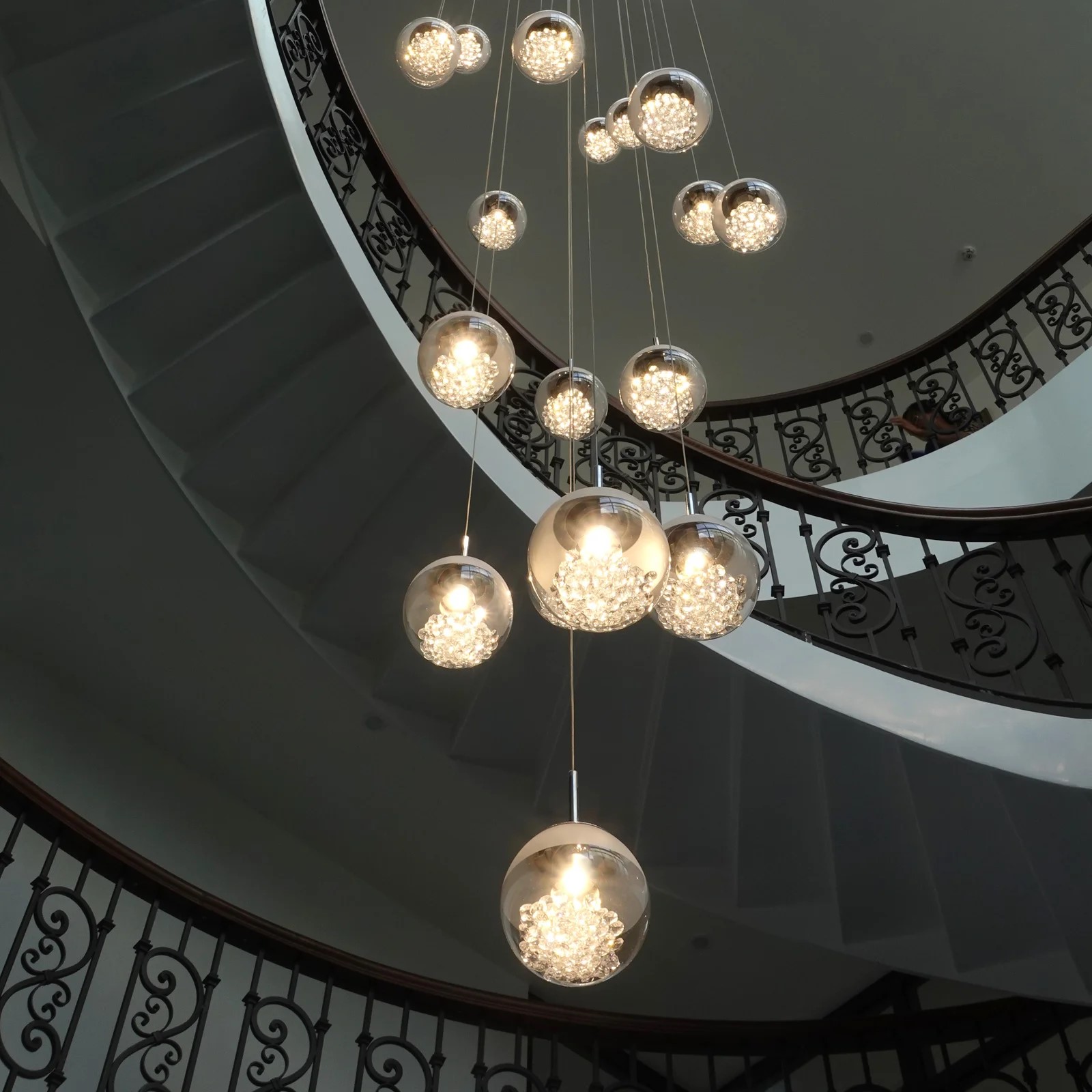 Phê Luxury - Đơn Vị Cung Cấp Giải Pháp Chiếu Sáng Đẳng Cấp