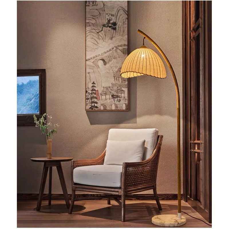 Đèn mây tre phù hợp với rất nhiều không gian và phong cách thiết kế, bao gồm các không gian trong nhà như phòng khách, phòng ăn, phòng ngủ