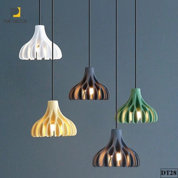 Một chiếc đèn cây độc lạ có thể thay thế một bức tranh hay một món đồ trang trí