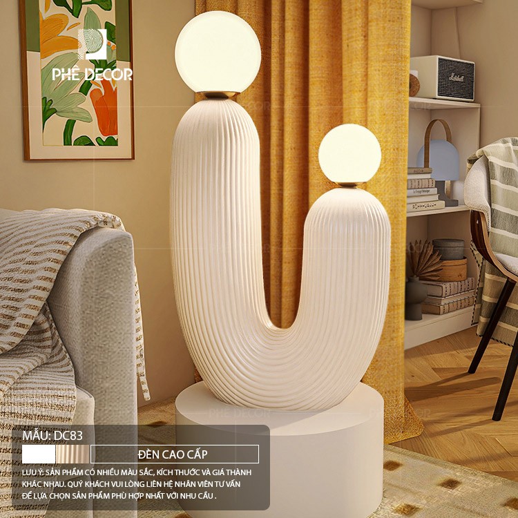 Đèn trang trí, đặc biệt là đèn cây đứng, không chỉ là nguồn sáng mà còn là một vật phẩm decor