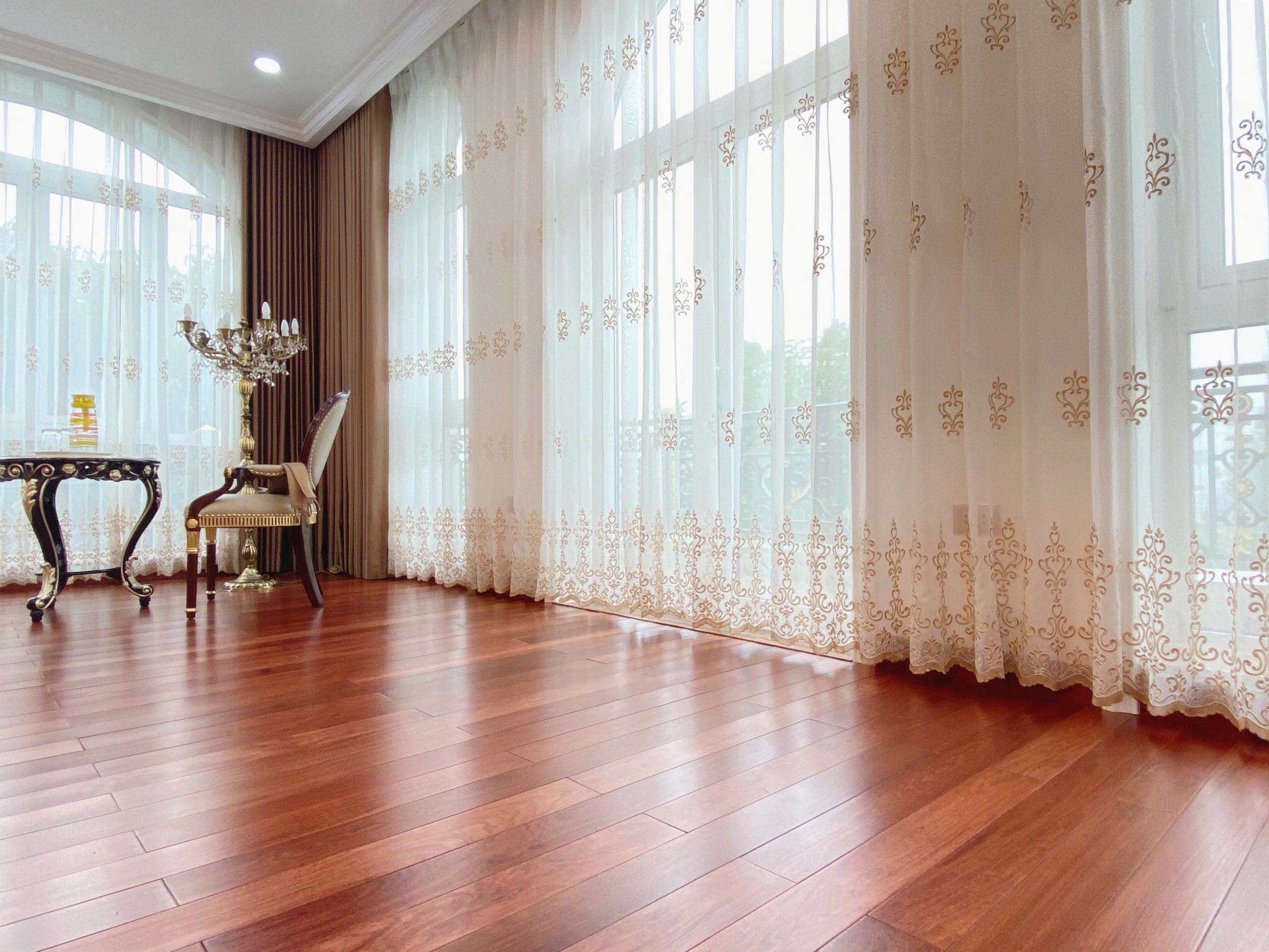 Rèm cửa cao cấp là dòng sản phẩm rèm che chắn được chế tác từ những vật liệu thượng hạng
