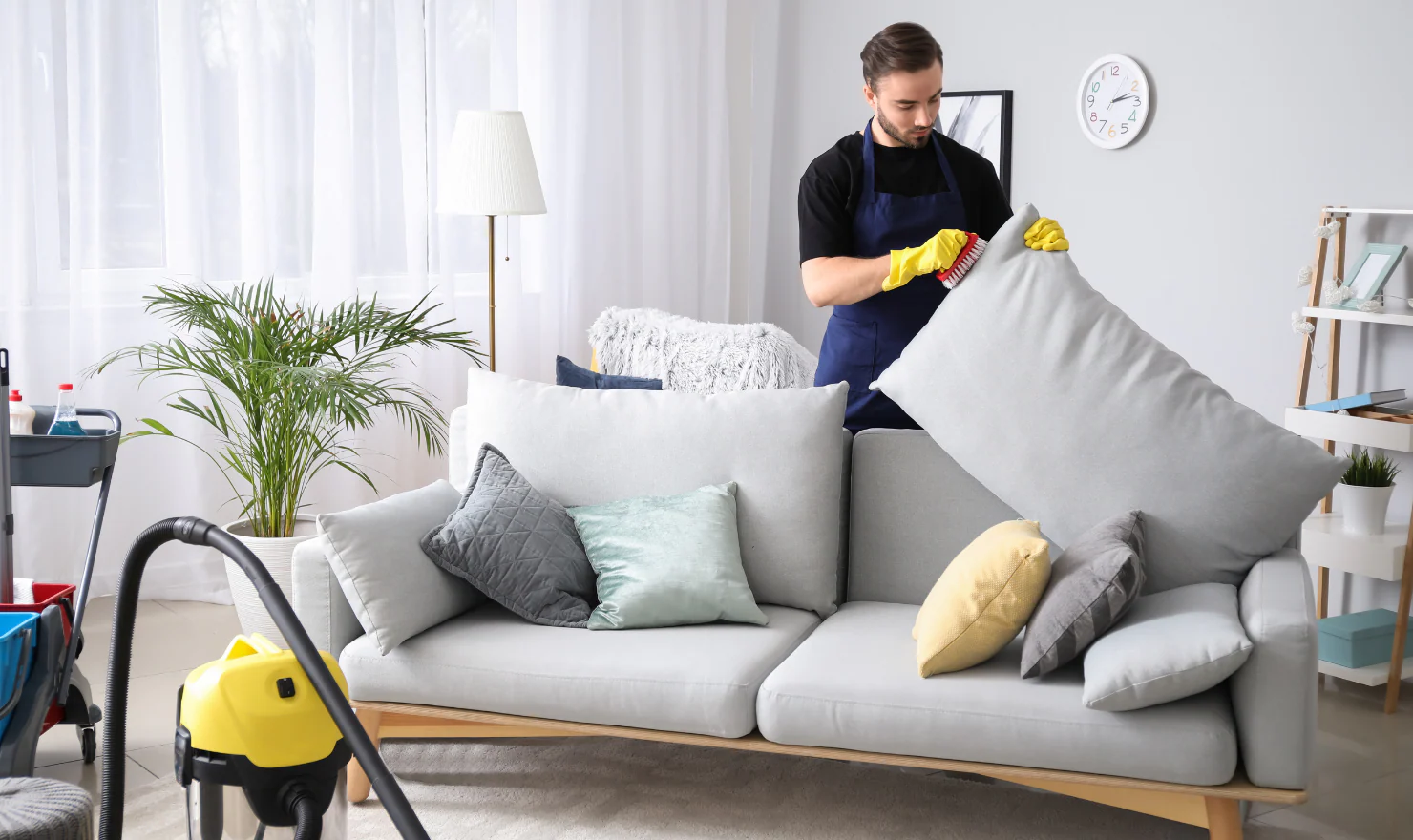 Hầu hết các sofa giường đều có một nhãn mác nhỏ ghi các ký hiệu hướng dẫn vệ sinh