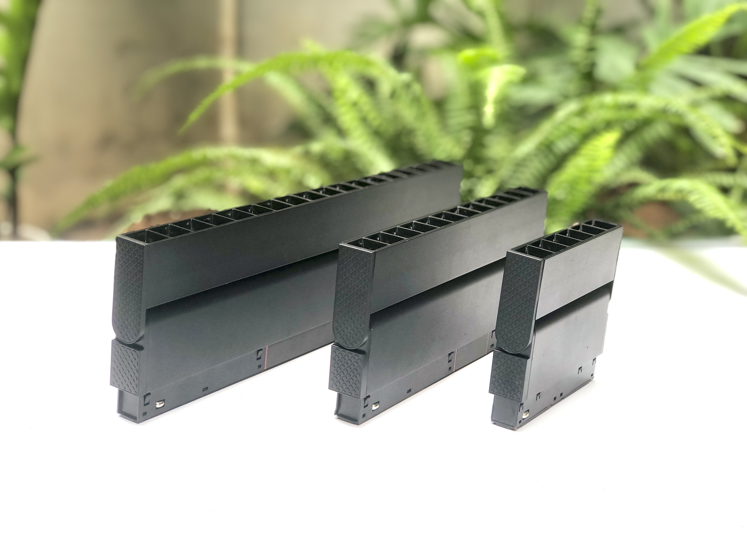 Nhờ khả năng tạo điểm nhấn linh hoạt, đèn rọi PHE-NC-04 là lựa chọn hoàn hảo cho mọi không gian đòi hỏi tính thẩm mỹ và công năng cao