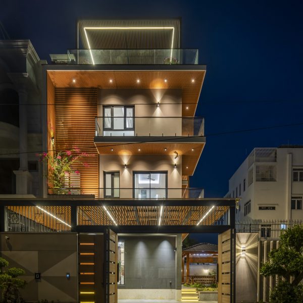 Biệt thự 3 tầng phong cách hiện đại HT Villa