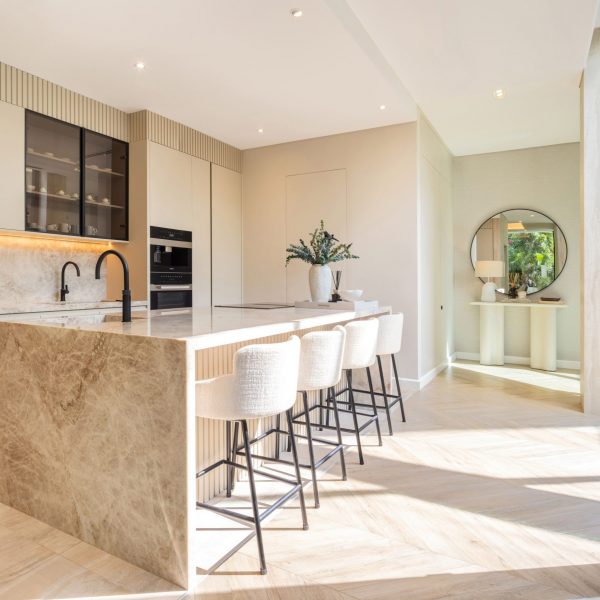 Biệt thự 3 tầng hiện đại mái bằng Esencia Villa - Ảnh 8