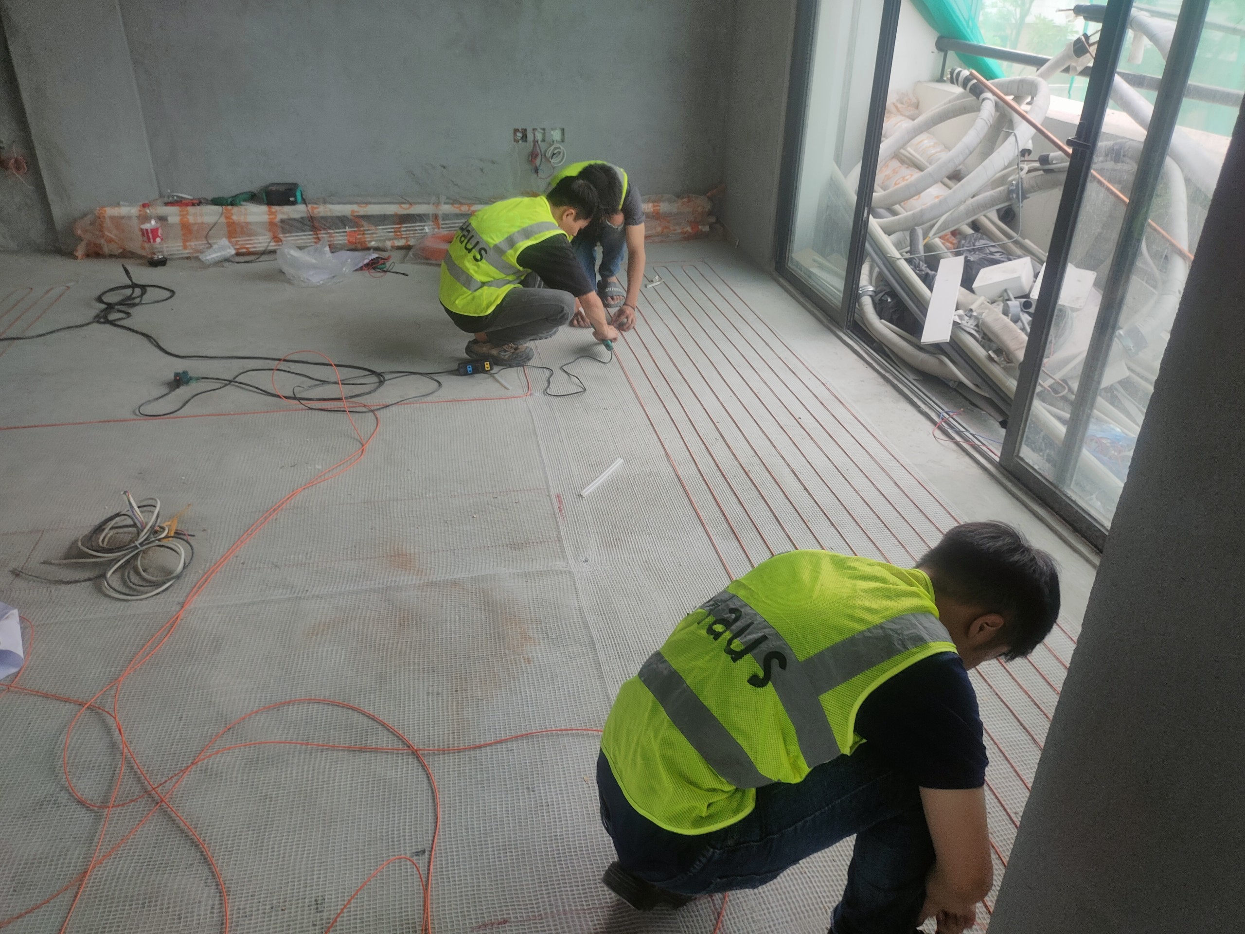 Bí Quyết Bố Trí Khe Co Giãn Khi Thi Công Sàn Sưởi Diện Tích Lớn Chống Nứt Vữa Cán Nền