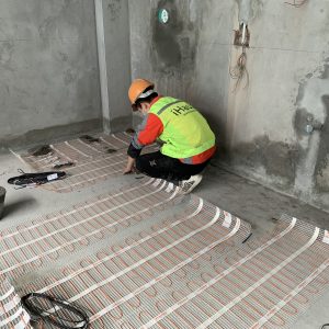 Quy trình thi công hệ thống sưởi sàn nhà bằng điện Rehau dạng khô chuẩn nhất 2026