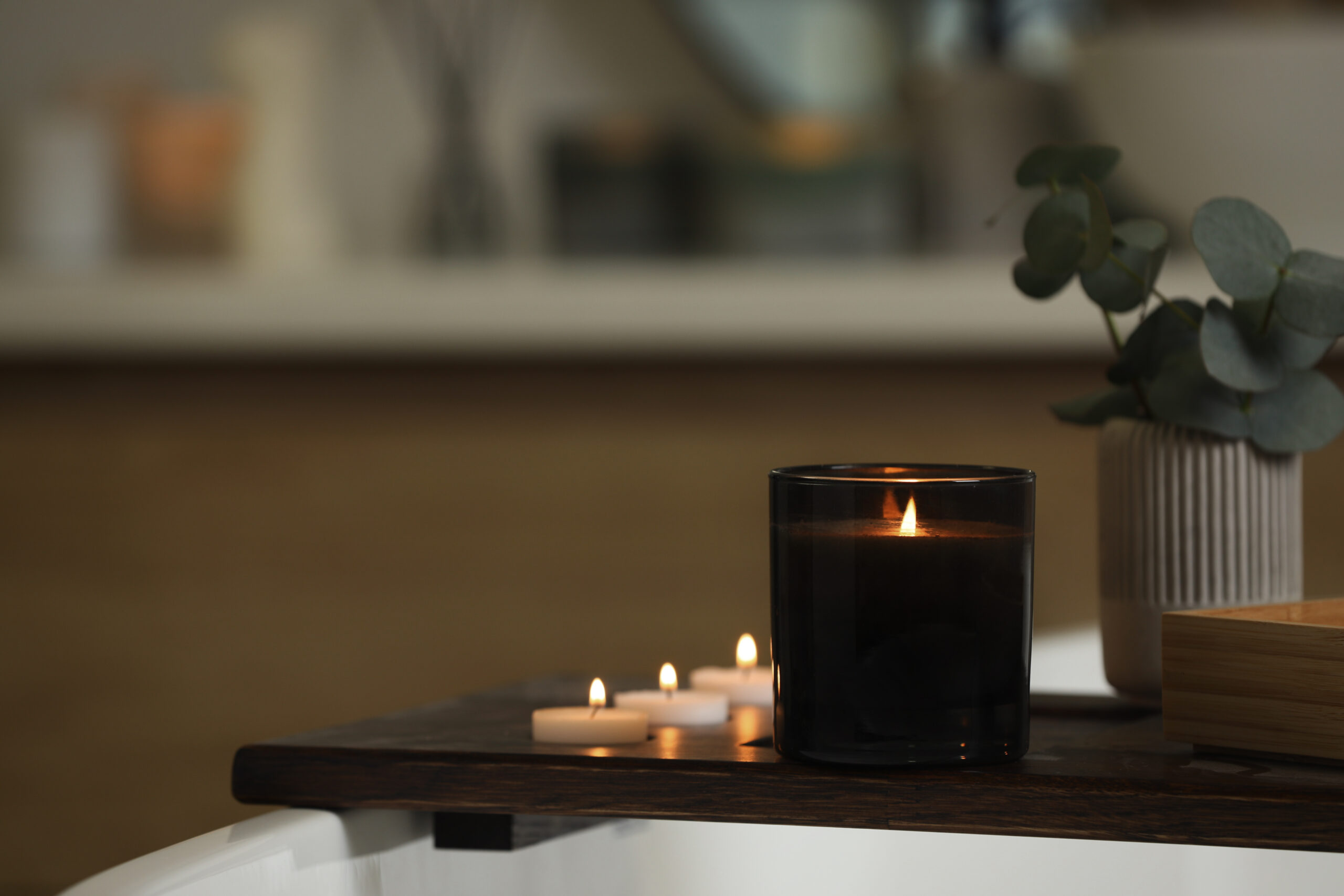 Khi các biện pháp thủ công chưa đủ để chống chọi với cái lạnh sâu, các thiết bị sưởi di động là lựa chọn tiếp theo của nhiều gia đình