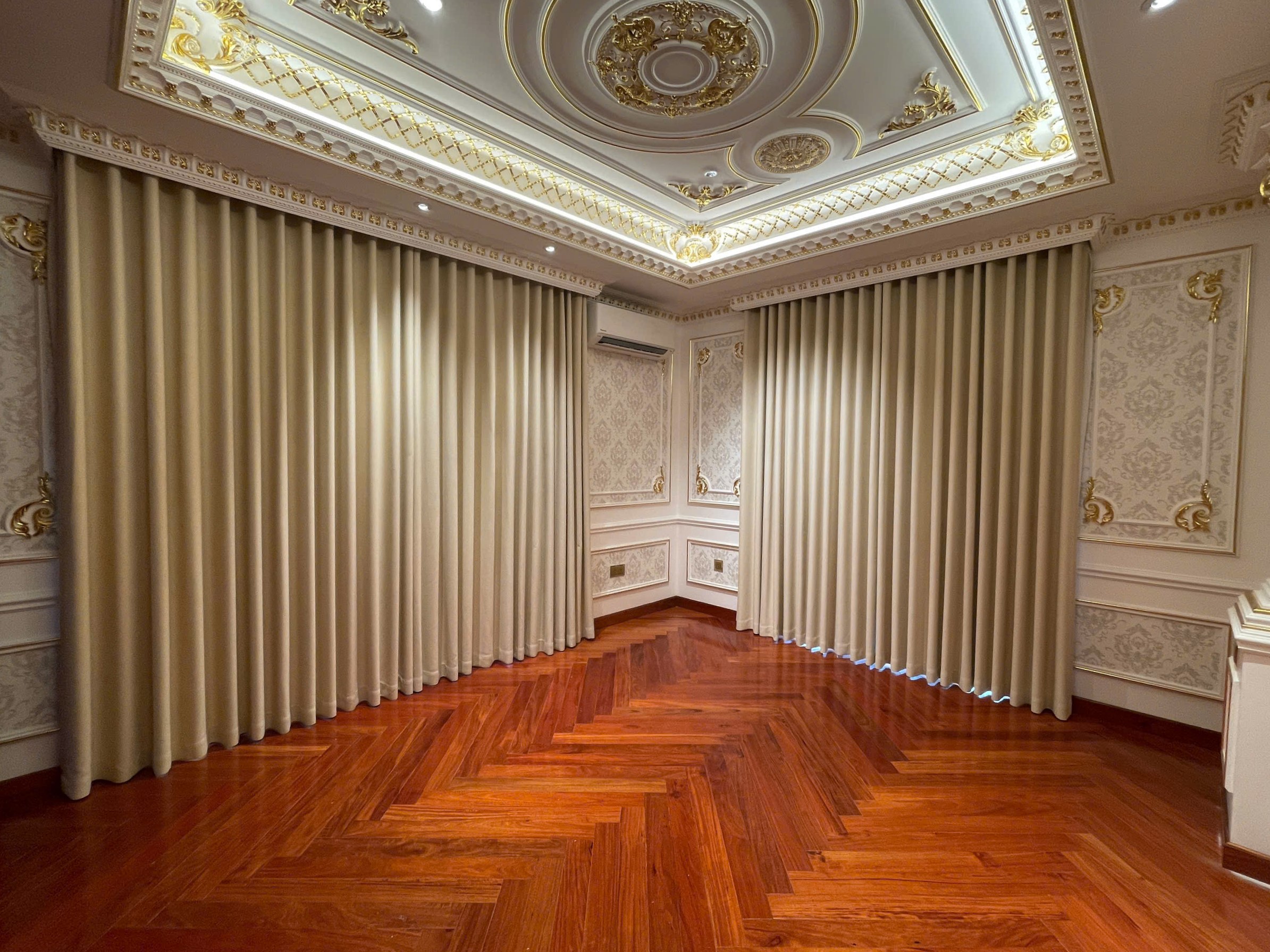 "Giai Điệu" Của Rèm Hungary Tại Splendora