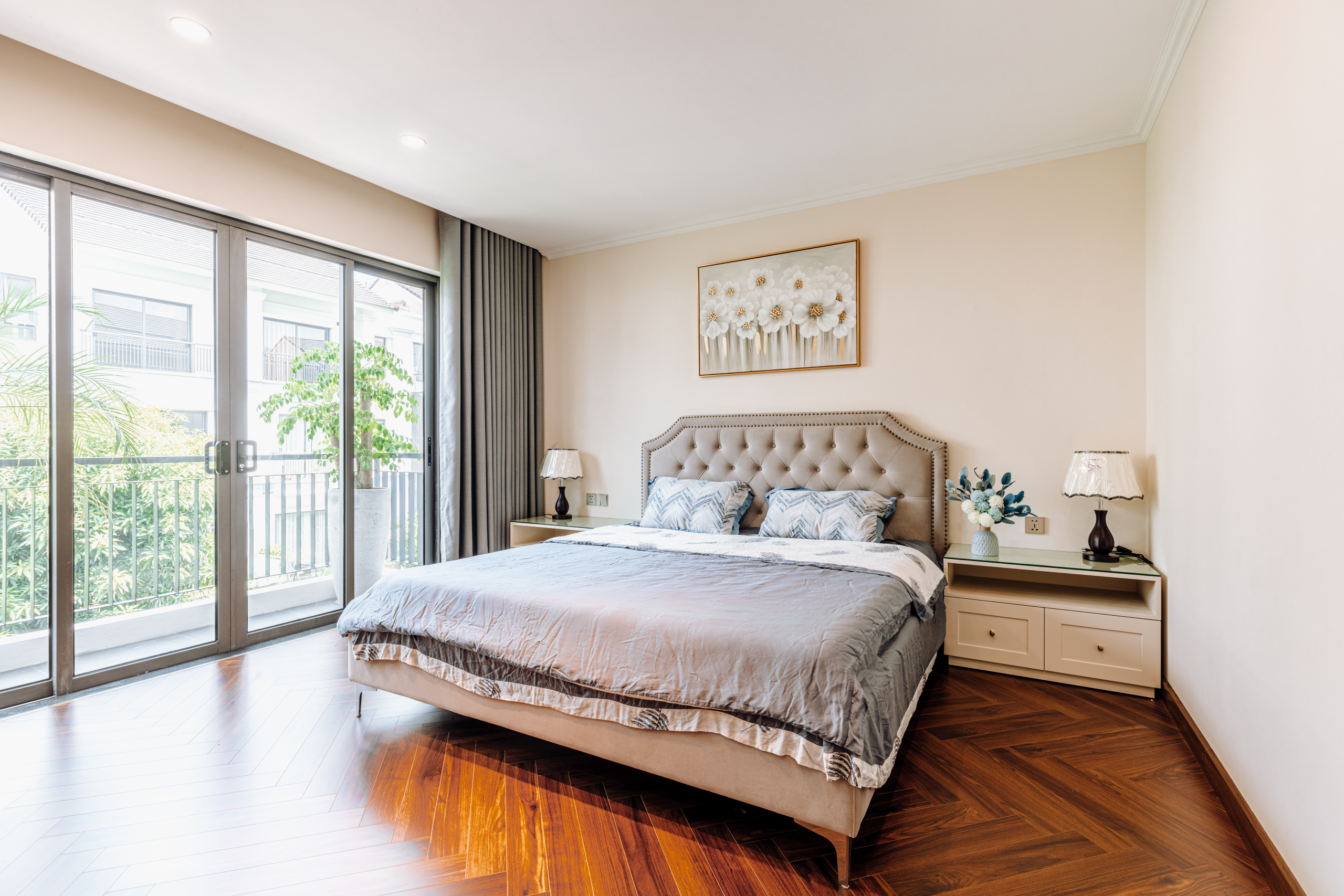 Với dự án thiết kế liền kề Gamuda Garden của nhà anh Mạnh, phòng ngủ Master được ưu tiên về diện tích và tầm nhìn