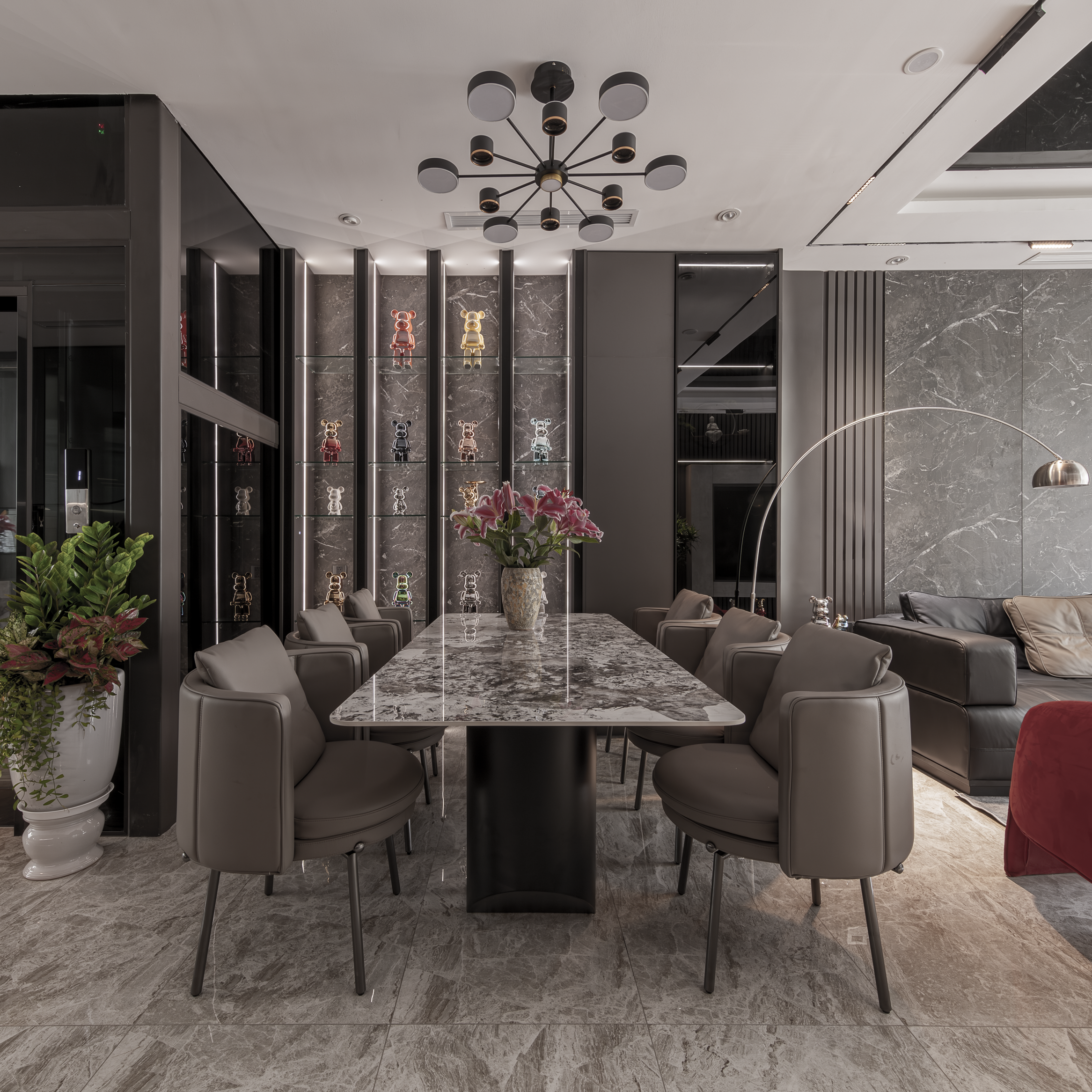 Chi phí đầu tư ban đầu cho nội thất thông minh có thể cao hơn một chút so với nội thất truyền thống, nhưng giá trị lâu dài mà nó mang lại