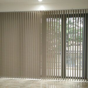 Xu hướng rèm khách sạn Roman xếp lớp cho cửa sổ nhỏ phong cách Boutique 2026