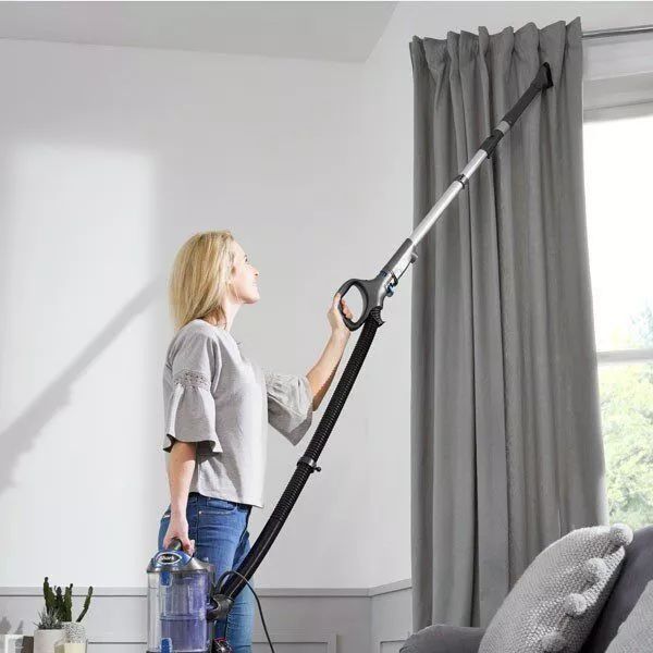 Hướng Dẫn Vệ Sinh Rèm Biệt Thự Định Kỳ Đúng Cách Tại Nhà