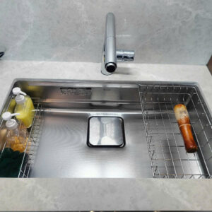 Bếp đẹp nhưng dùng bất tiện: Liệu chậu rửa bát nội địa Nhật Bản có đặt sai vị trí?